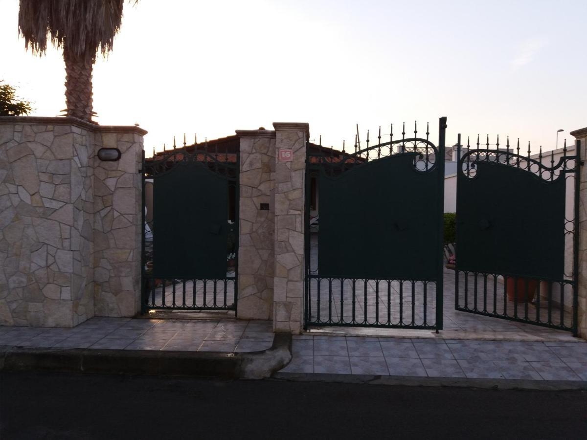 Casetta Dei Geranei Casalabate Exterior photo