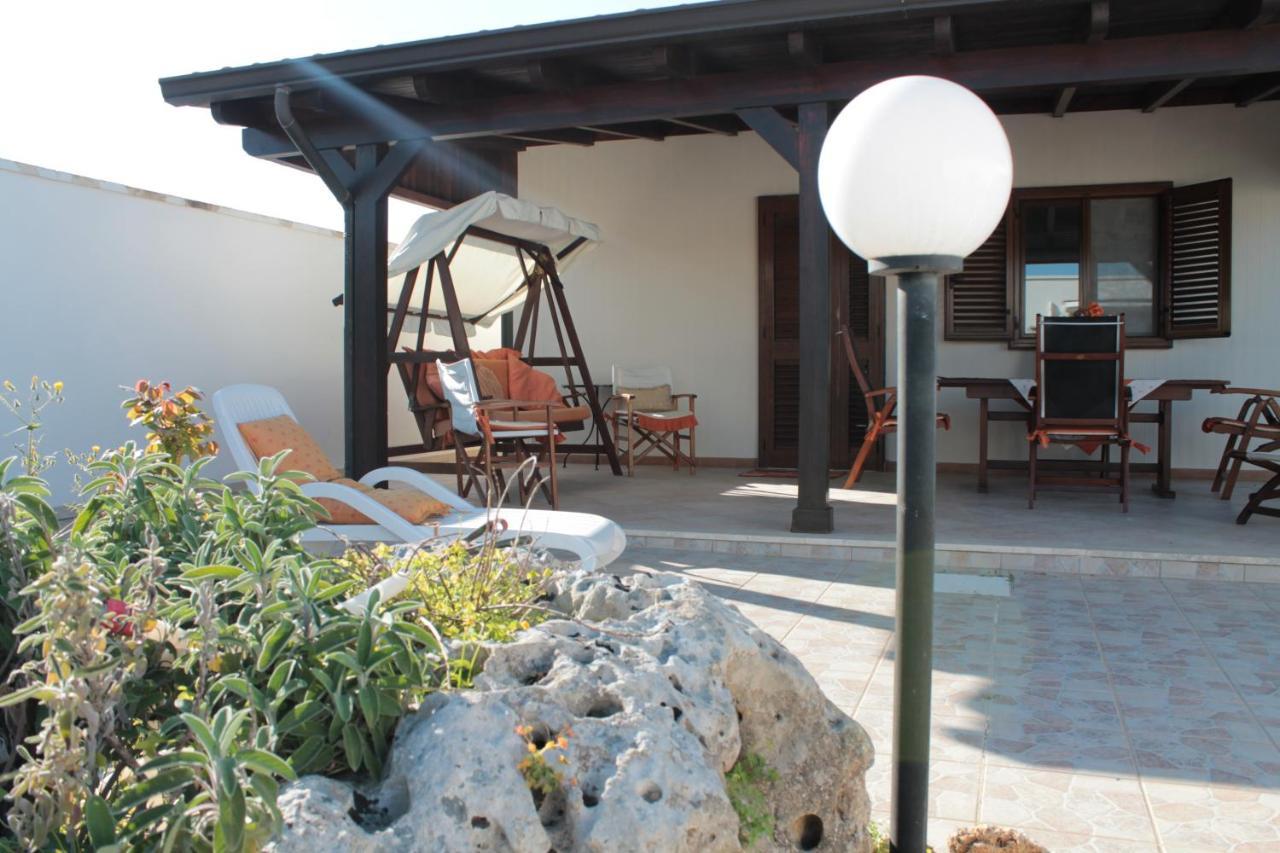 Casetta Dei Geranei Casalabate Exterior photo